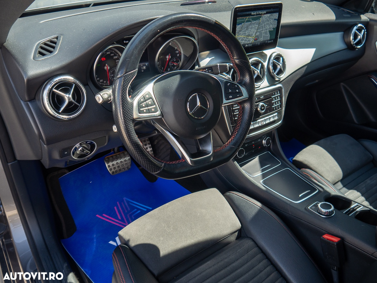 Mercedes-Benz CLA 180 7G-DCT AMG Line - 4