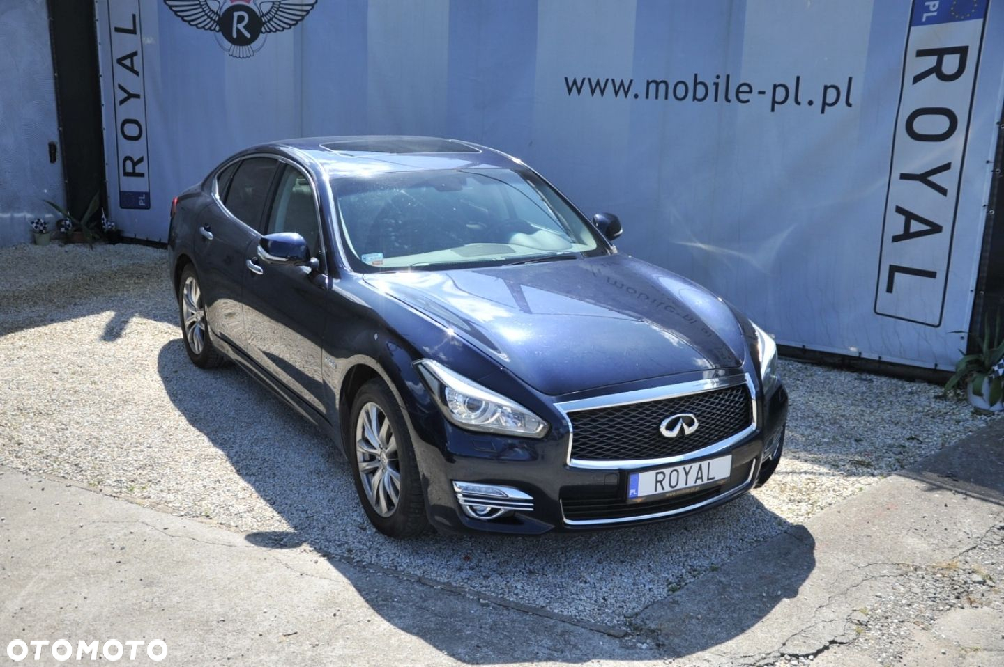 Infiniti Q70 - 10