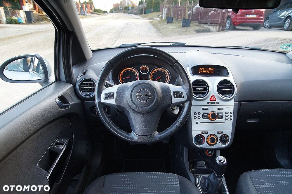 Opel Corsa 1.2 16V Enjoy - 11