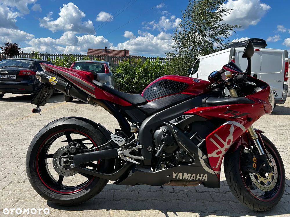 Yamaha R1 - 3