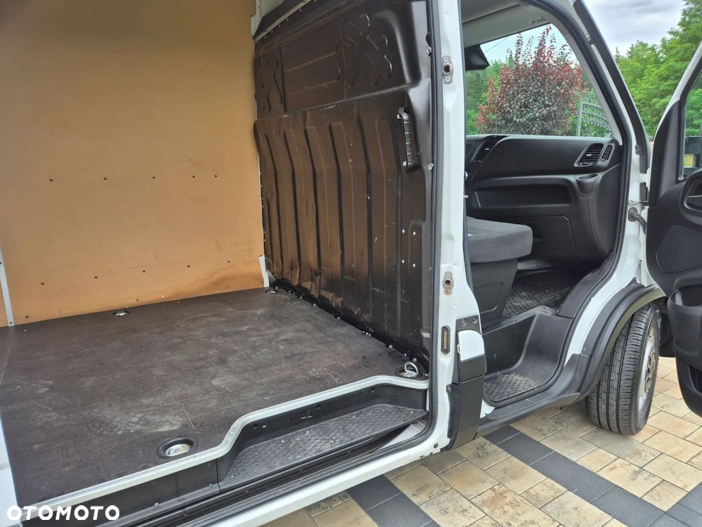 Iveco DAILY 35S18 HIMATIC 3.0 SPROWADZAONY KLIMA MAXI L4H2 - 18