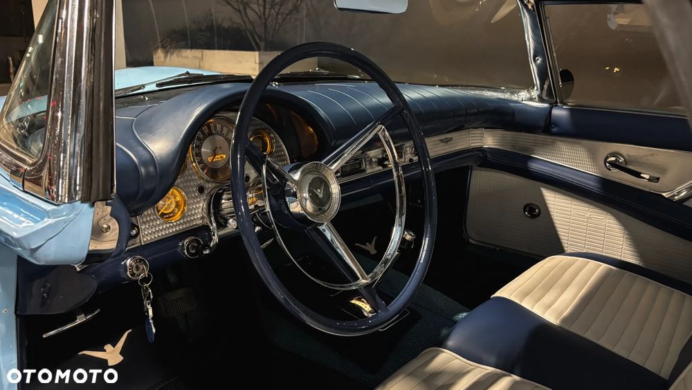 Ford Thunderbird - 9