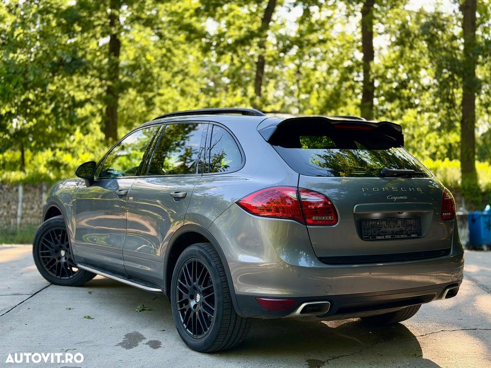 Porsche Cayenne - 4