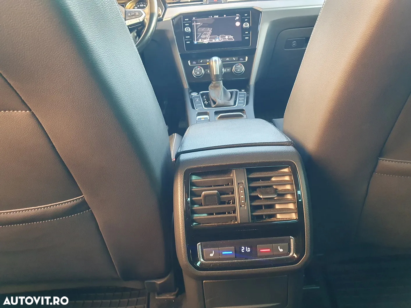 Volkswagen Passat Variant 2.0 TDI DSG 4Motion Highline - 11