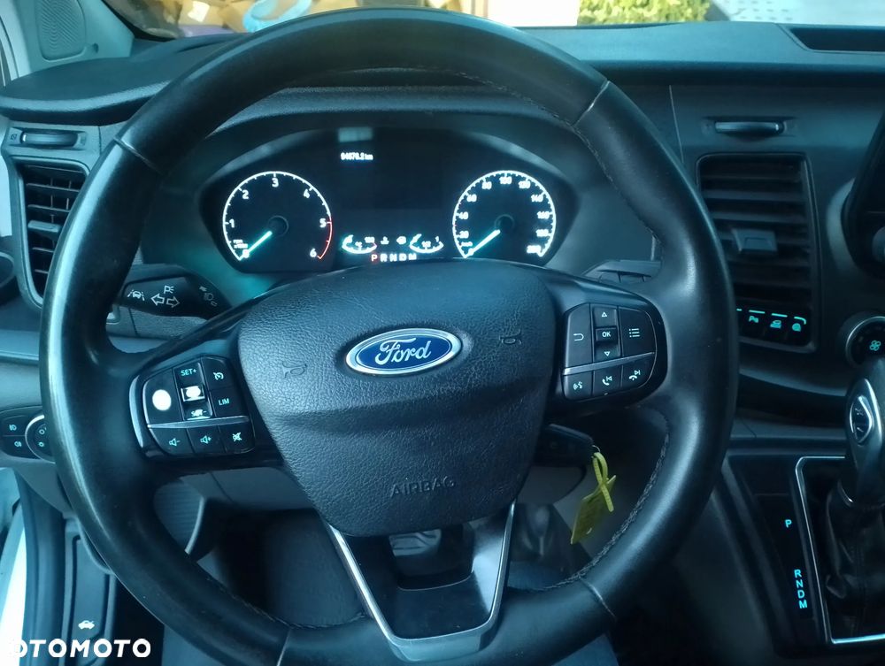 Ford Transit Custom Van - 22