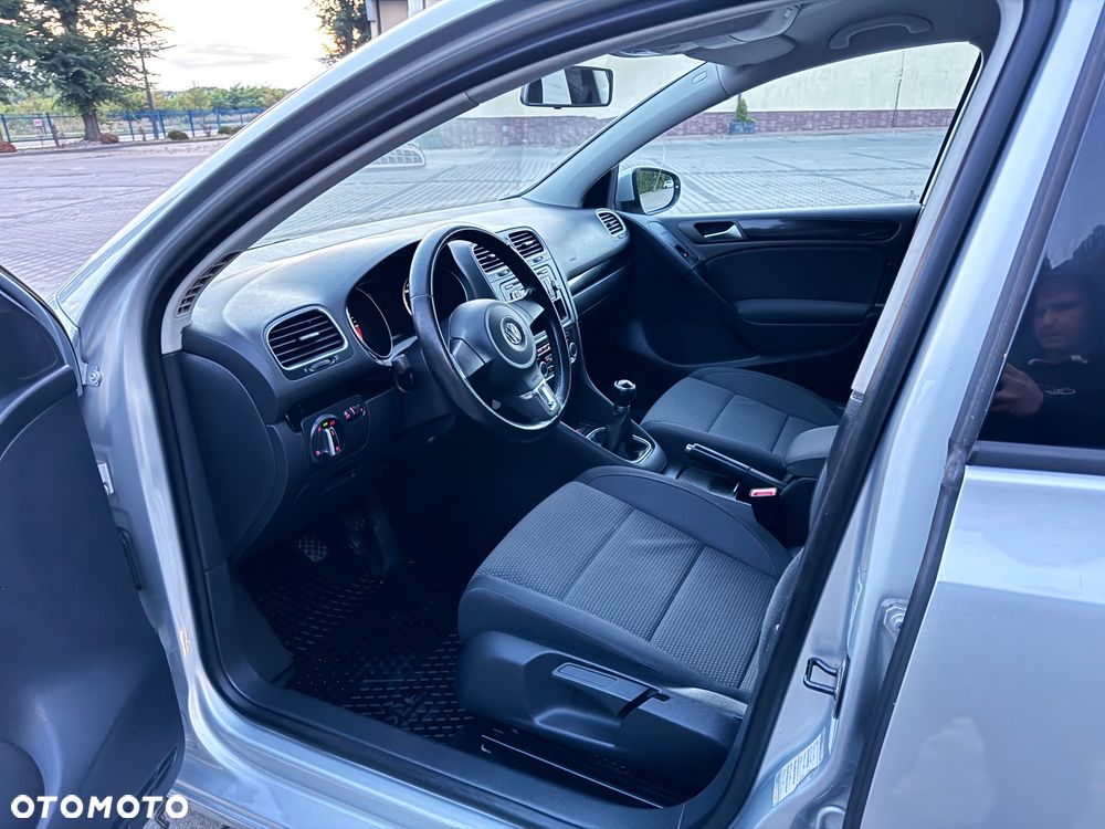 Volkswagen Golf 1.6 TDI Highline - 11