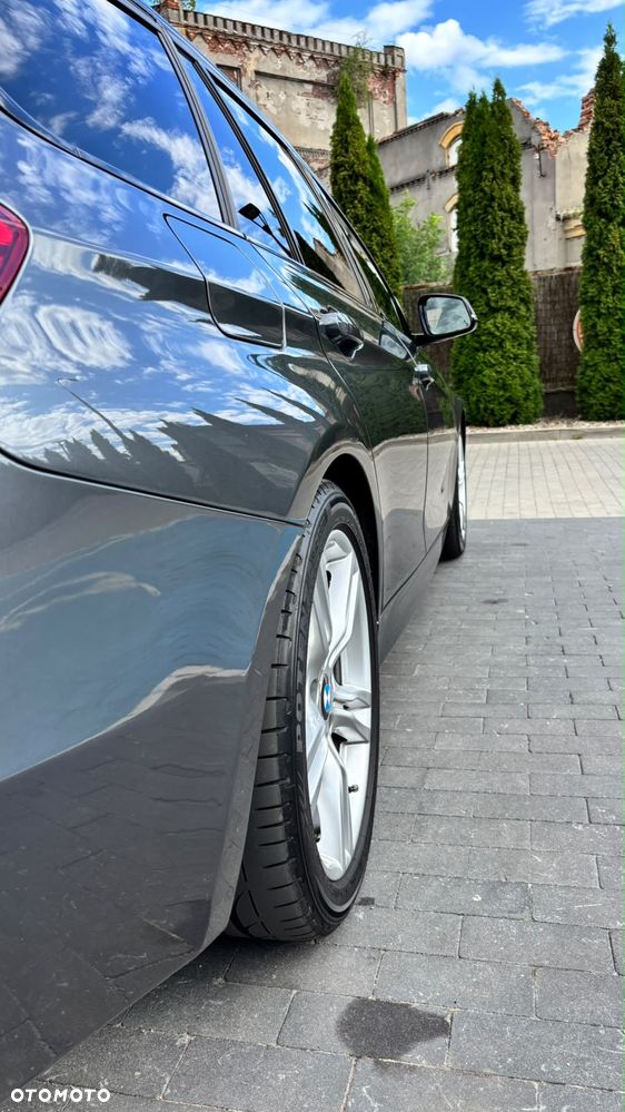 BMW Seria 3 318d M Sport - 13