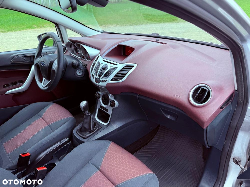 Ford Fiesta 1.4 Champions Edition - 21