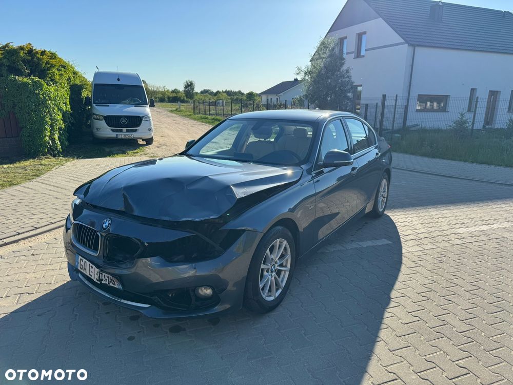 BMW Seria 3 320d Efficient Dynamics Luxury Line EU6 - 2