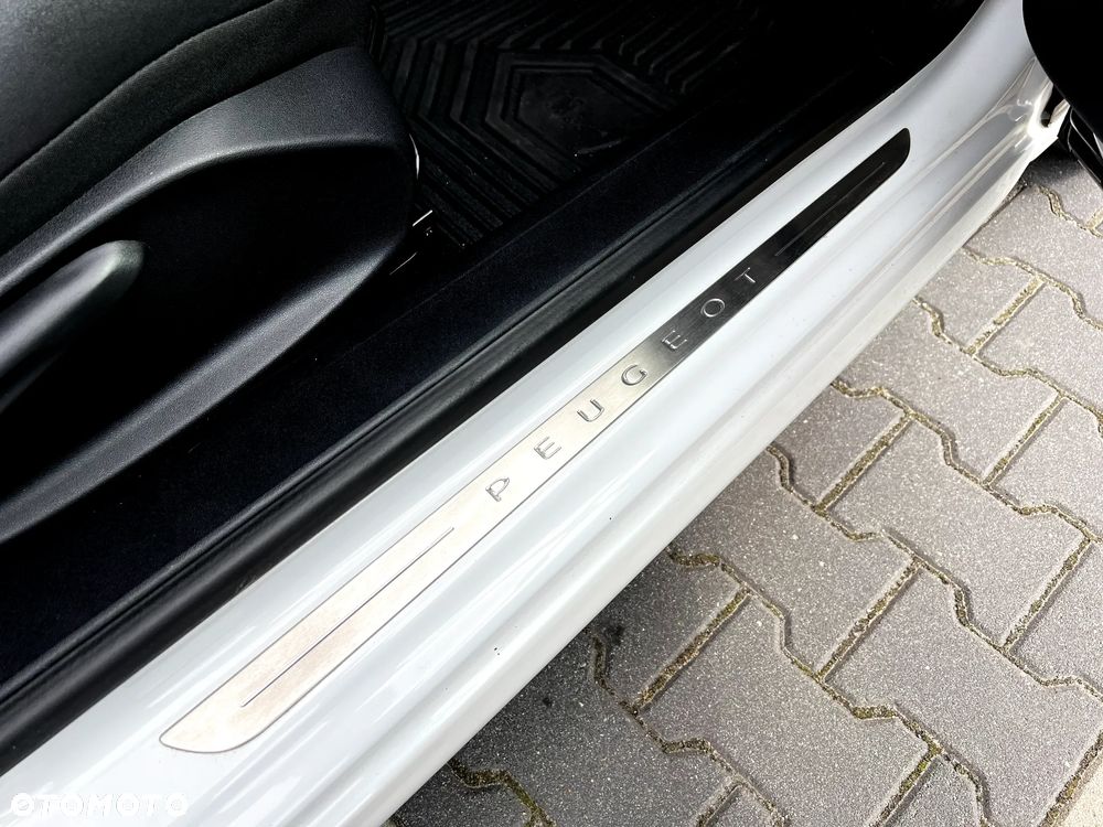 Peugeot 208 1.2 PureTech Allure S&S - 16