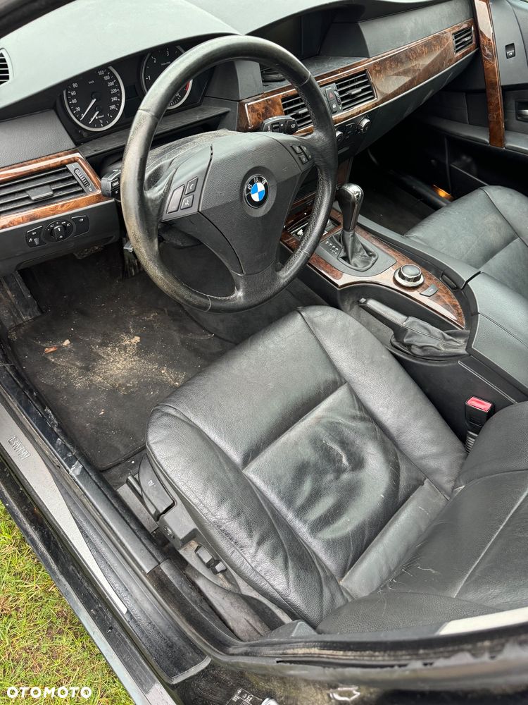 BMW Seria 5 525d Touring - 2