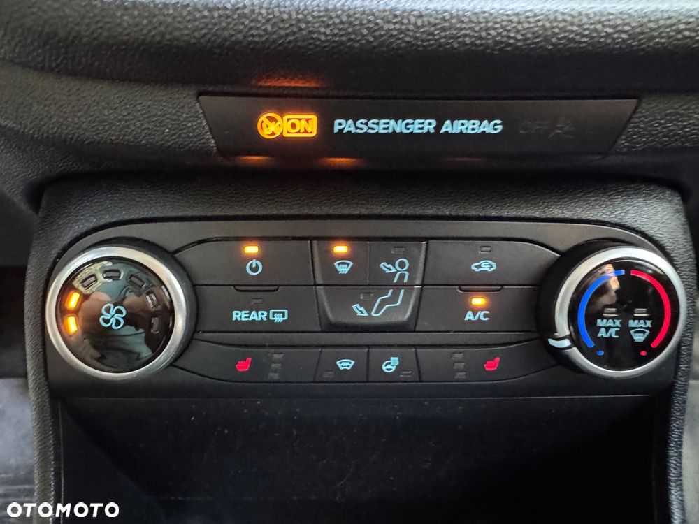 Ford Fiesta 1.1 Titanium ASS - 21