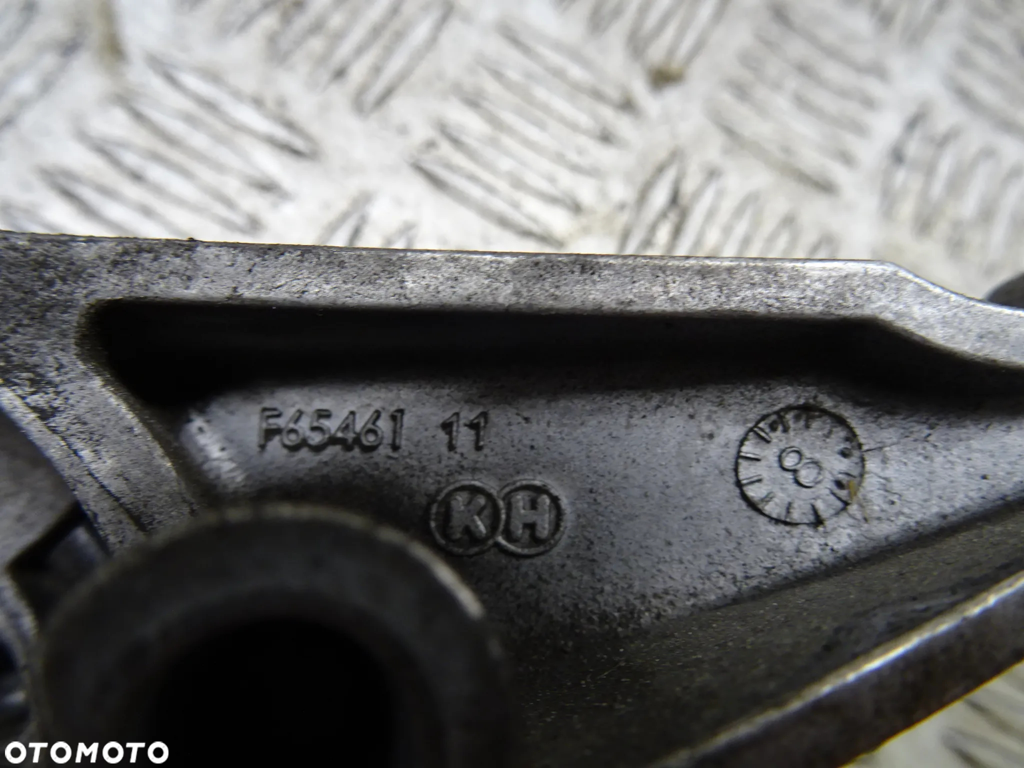 VW GOLF V 1.9TDI BLS ROLKA NAPINACZ PASKA KLINOWEGO 03G9033150 - 2