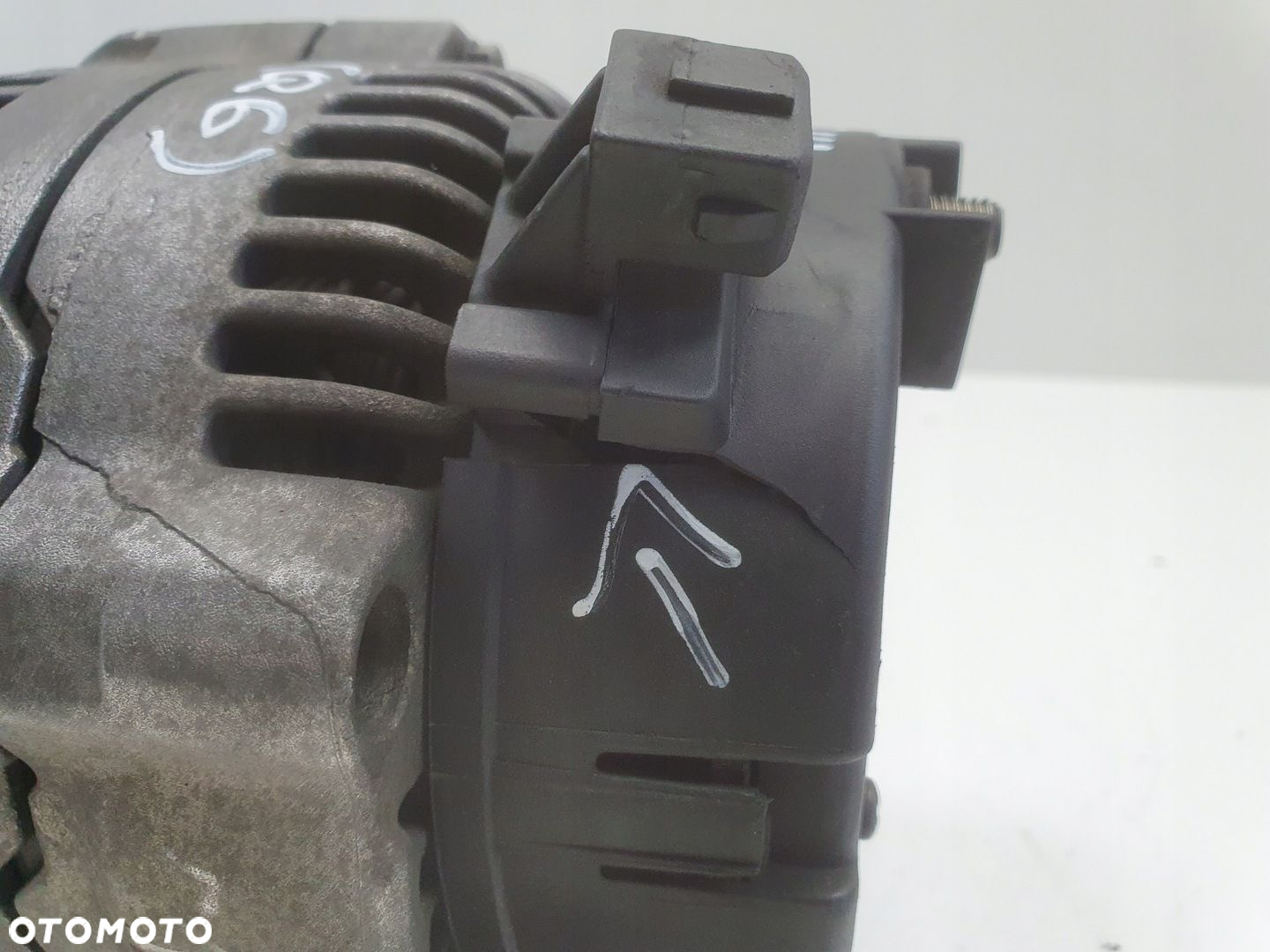 VW Golf III 1.6 ALTERNATOR 028903025H bosch 70A - 6