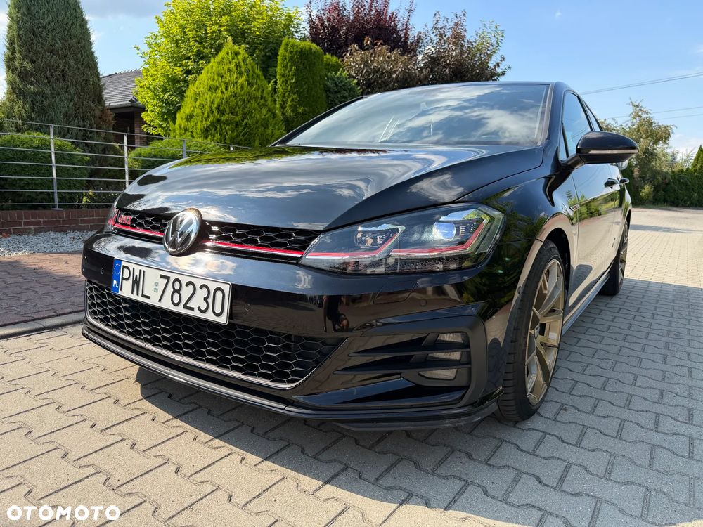 Volkswagen Golf - 10