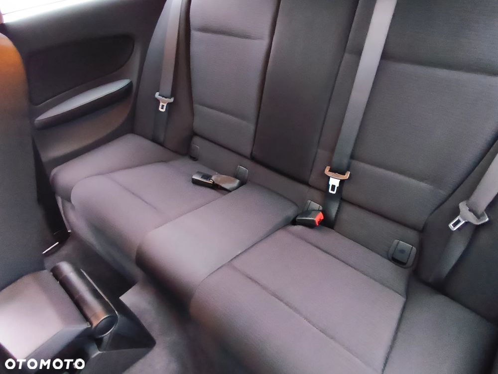 BMW Seria 1 - 17