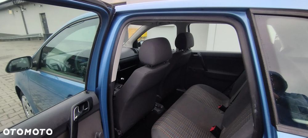 Volkswagen Polo - 12