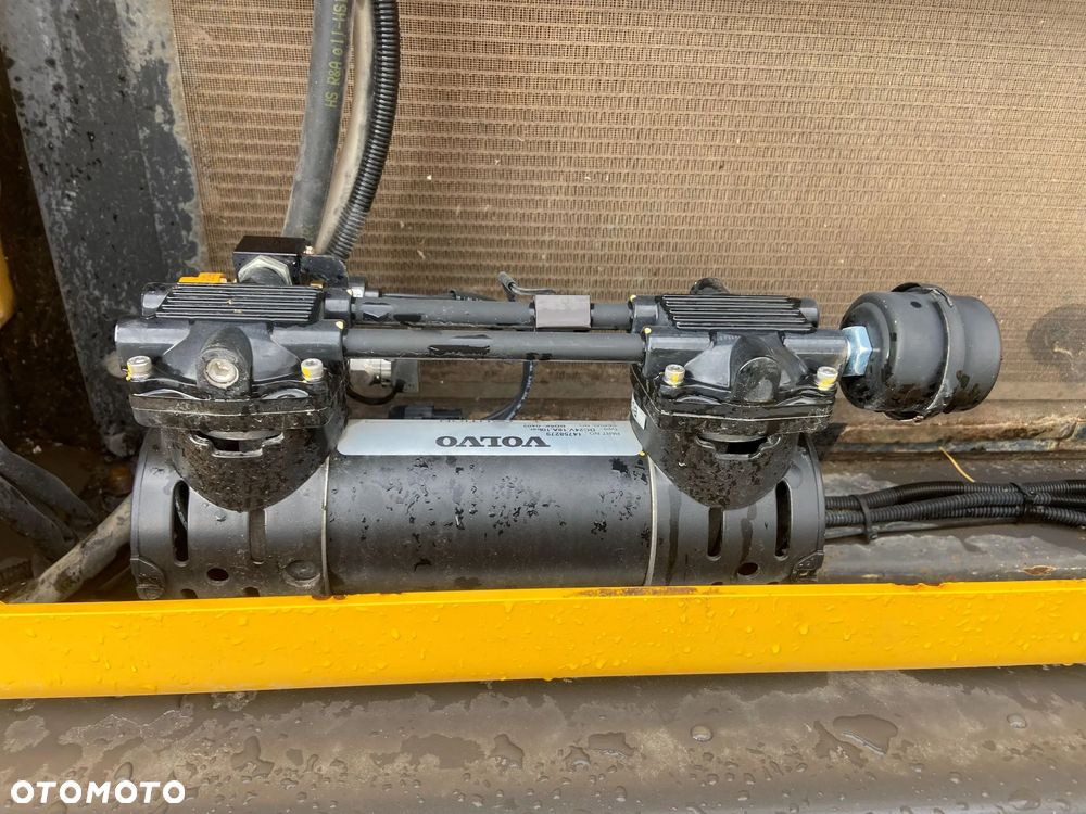 Volvo EC250EL - 9