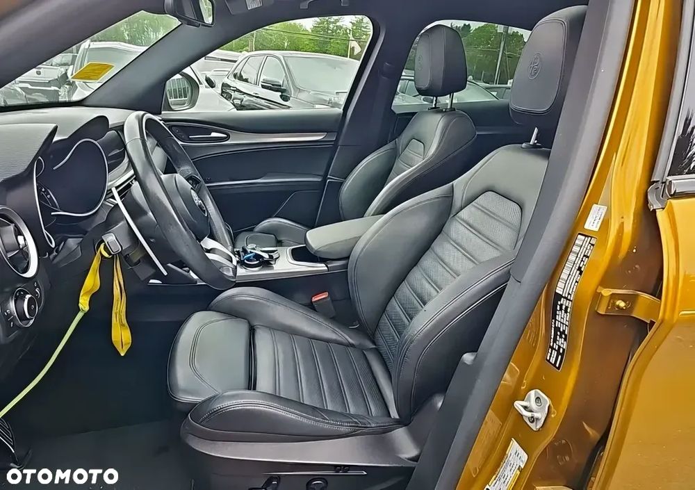 Alfa Romeo Stelvio 2.0 Turbo 16V AT8-Q4 Veloce - 6