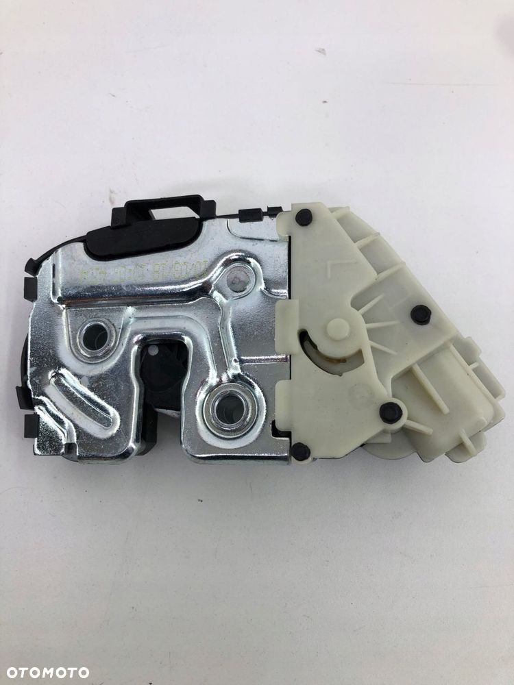 BMW 5 G31 LEWY ZAMEK KANAPY OPARCIA 4 PIN 7408045 - 2