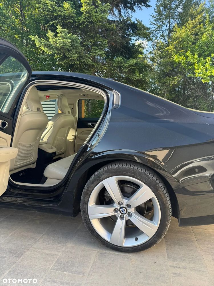 Volvo S60 T5 Momentum Pro - 17