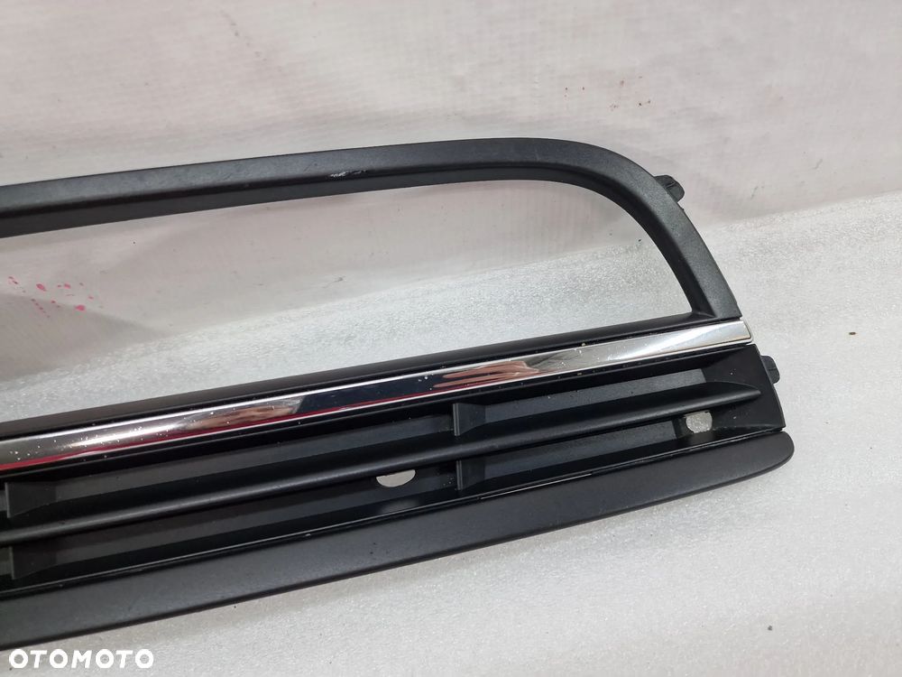 VW PASSAT B7 3AA 10-14 LEWA / PRAWA KRATKA BOCZNA ZDERZAKA PRZEDNIEGO PRZÓD Z OPCJĄ CZARNEJ LISTWY NA DOLE , NR 3AA853666 , 3AA853665 , NR AUKCJI E/50 - 14