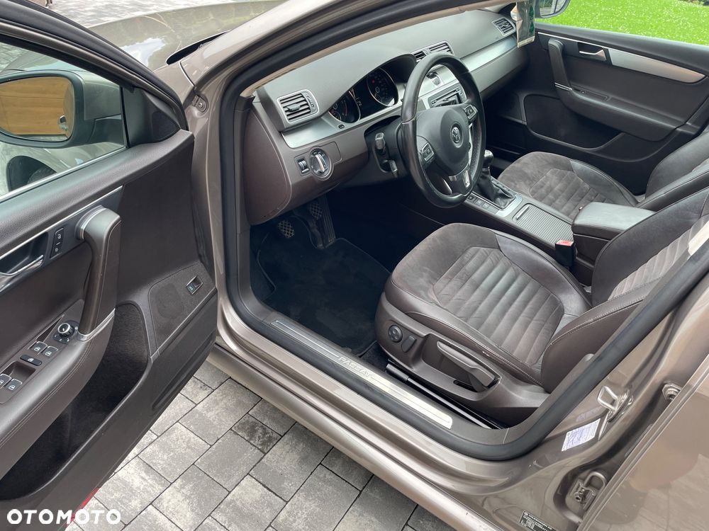 Volkswagen Passat 2.0 TDI Highline - 2