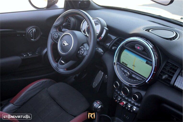 MINI Cabrio John Cooper Works - 16