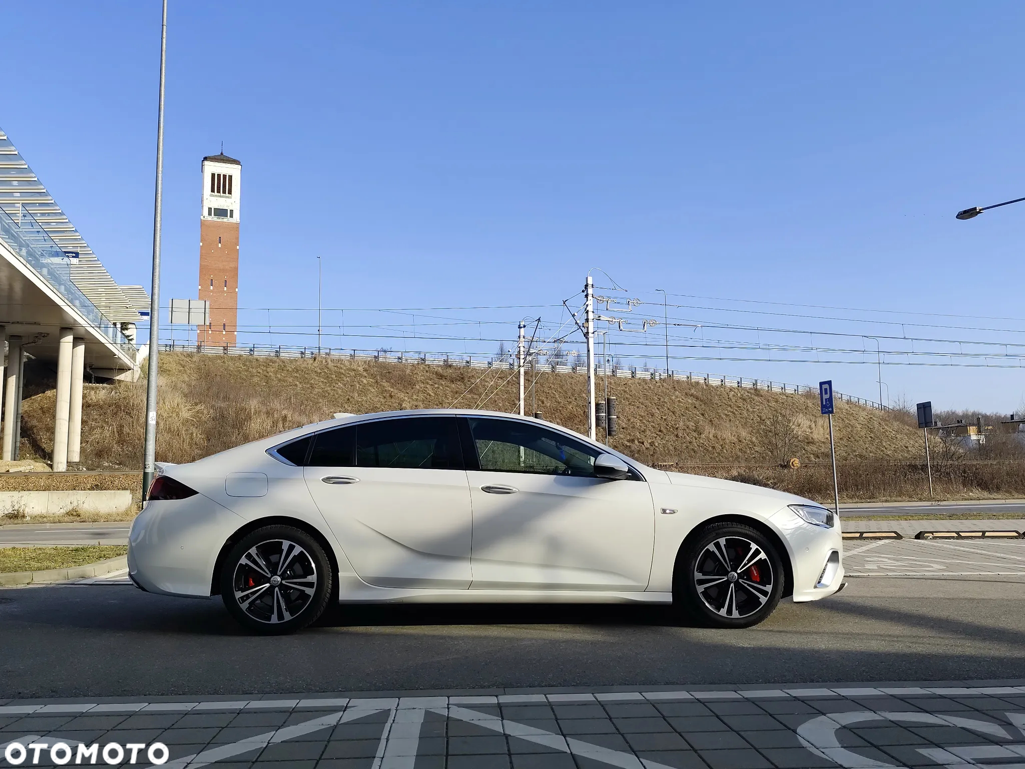 Opel Insignia 2.0 CDTI 4x4 GSi S&S - 9