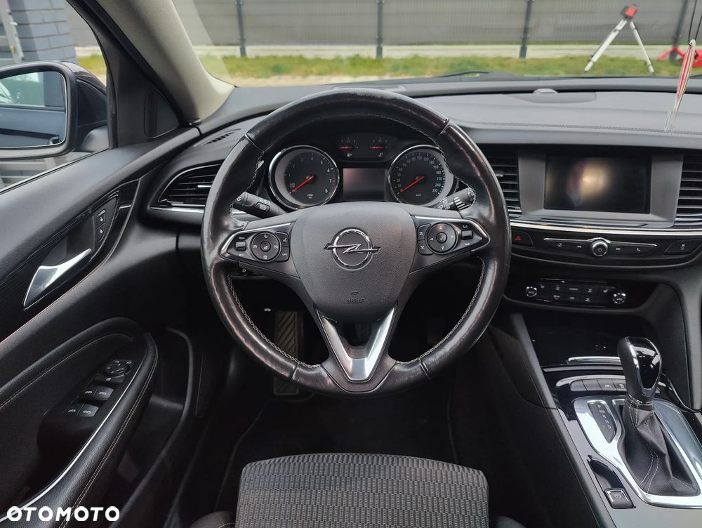 Opel Insignia 1.5 T Innovation S&S - 18