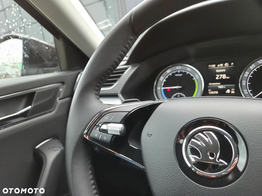 Skoda Superb 1.4 TSI Plug-In Hybrid Ambition DSG - 25