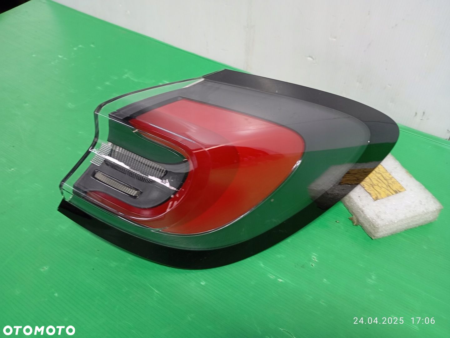 LAMPA PRAWY TYŁ FORD PUMA MK2 19- L1TB-13404 - 2
