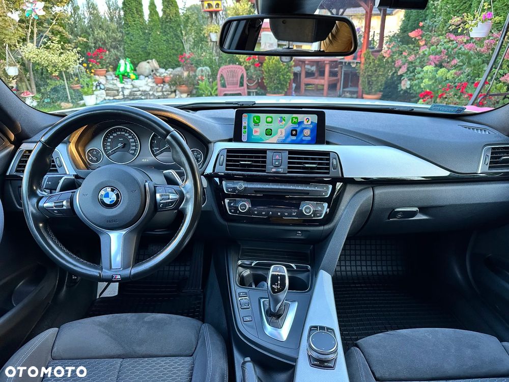 BMW Seria 3 330i M Sport - 12