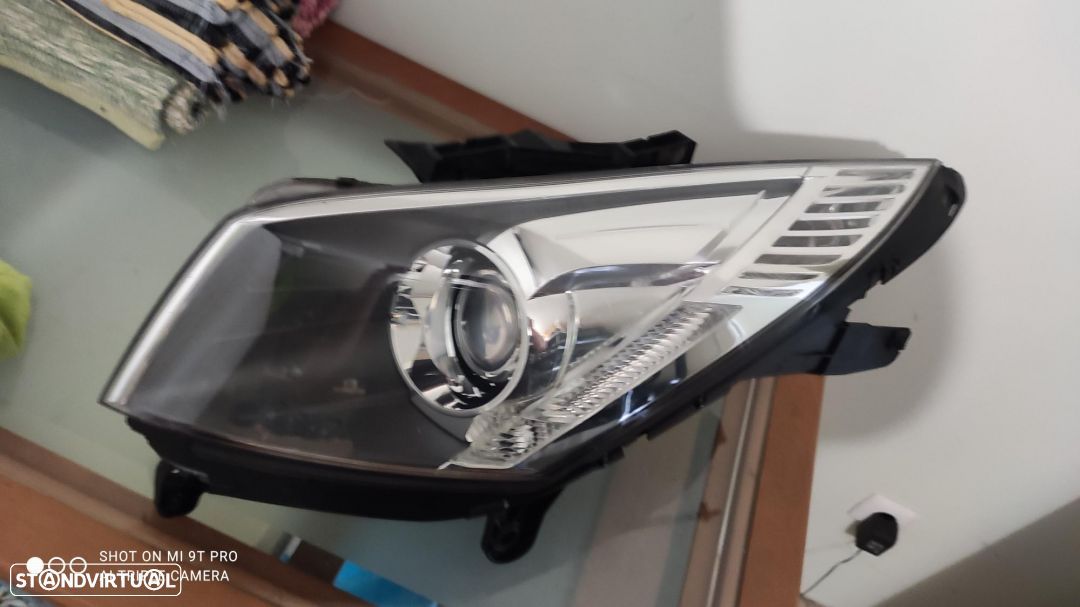 farol xenon esquerdo citroen C6 - 1