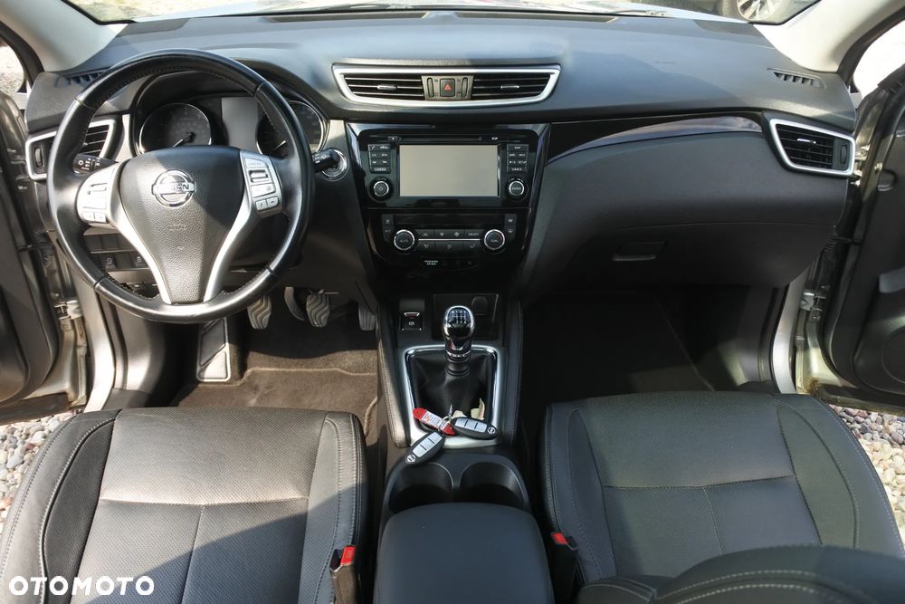 Nissan Qashqai 1.2 DIG-T Tekna EU6 - 15