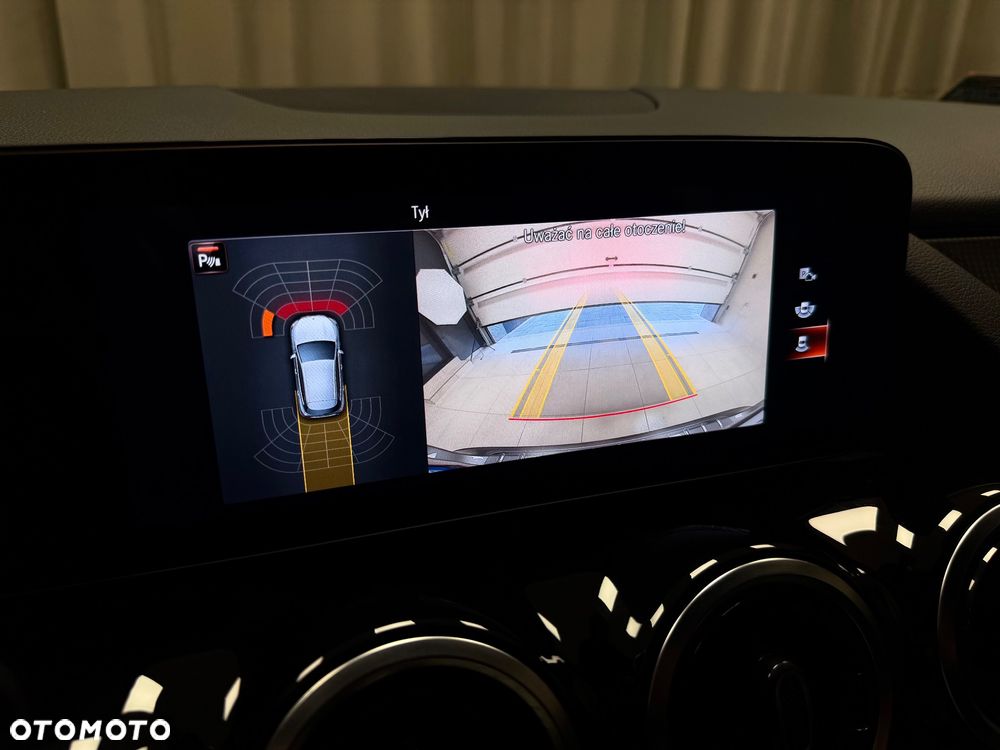 Mercedes-Benz GLA 200 Progressive - 16