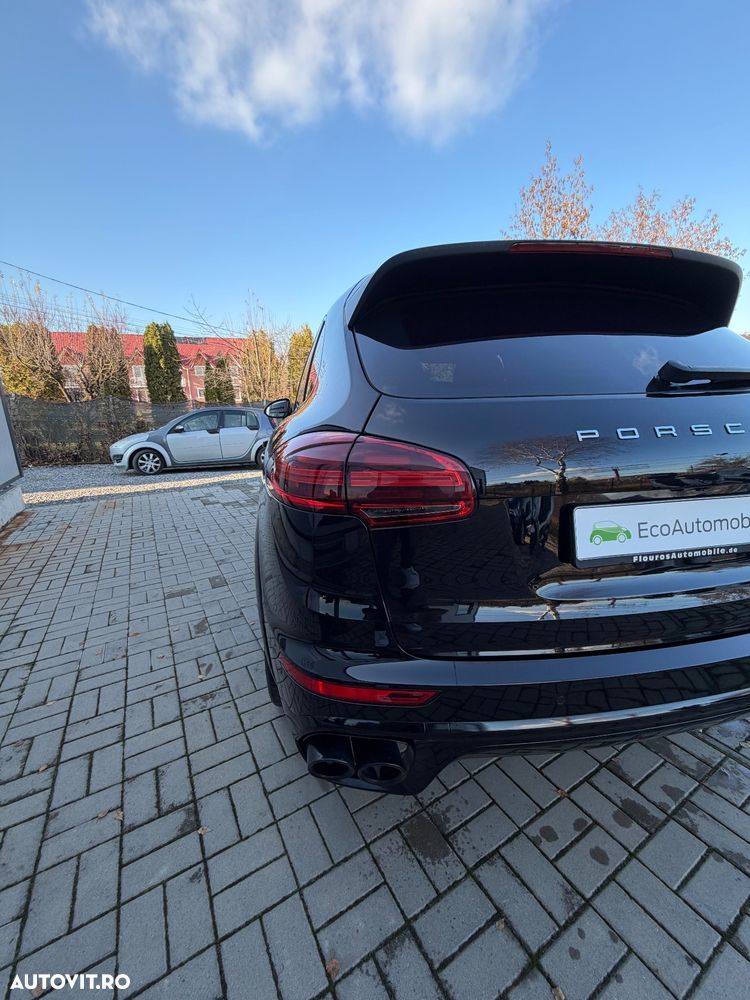 Porsche Cayenne 3.0 L - 25