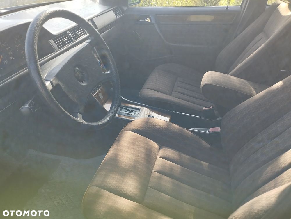 Mercedes-Benz W124 (1984-1993) - 10