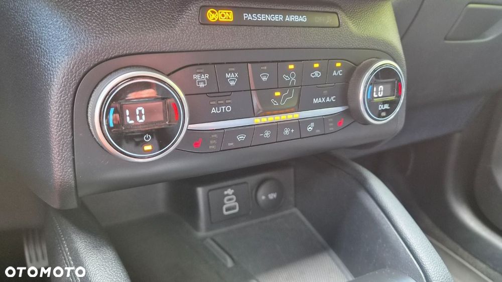 Ford Kuga - 31