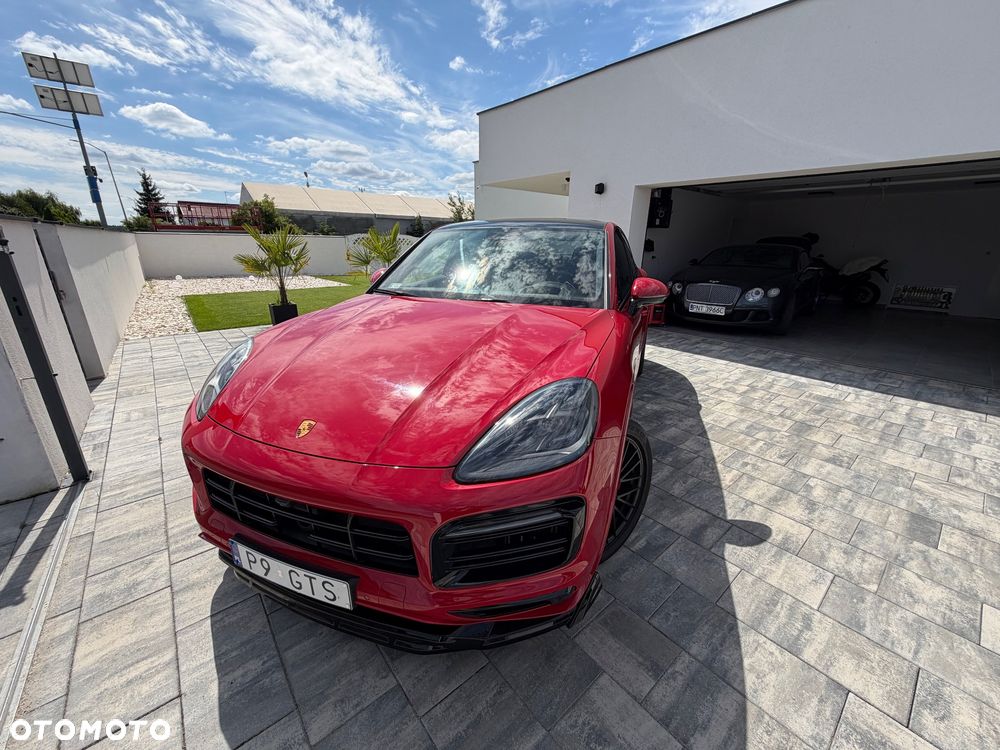 Porsche Cayenne - 1