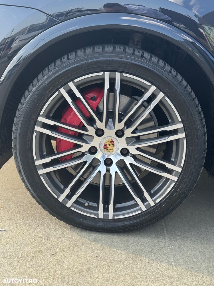 Porsche Cayenne - 21