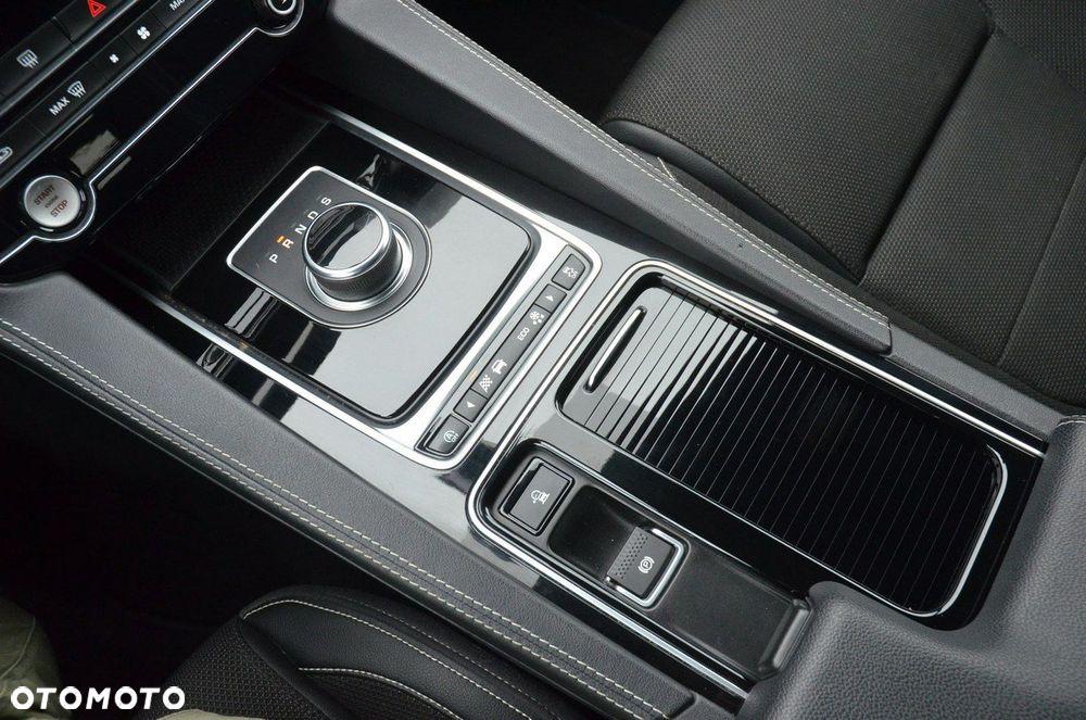 Jaguar F-Pace 2.0 i4P AWD R-Sport - 26