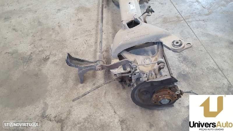 CHARRIOT TRASEIRO PEUGEOT 307 BREAK 2002 - - 1