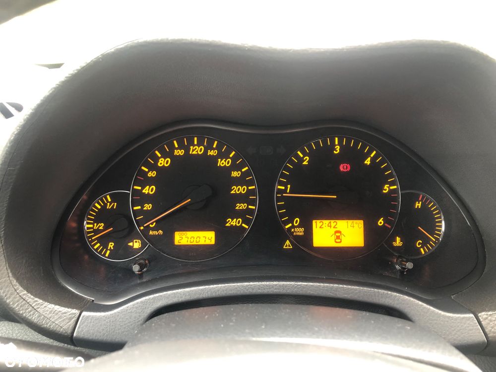 Toyota Avensis - 6
