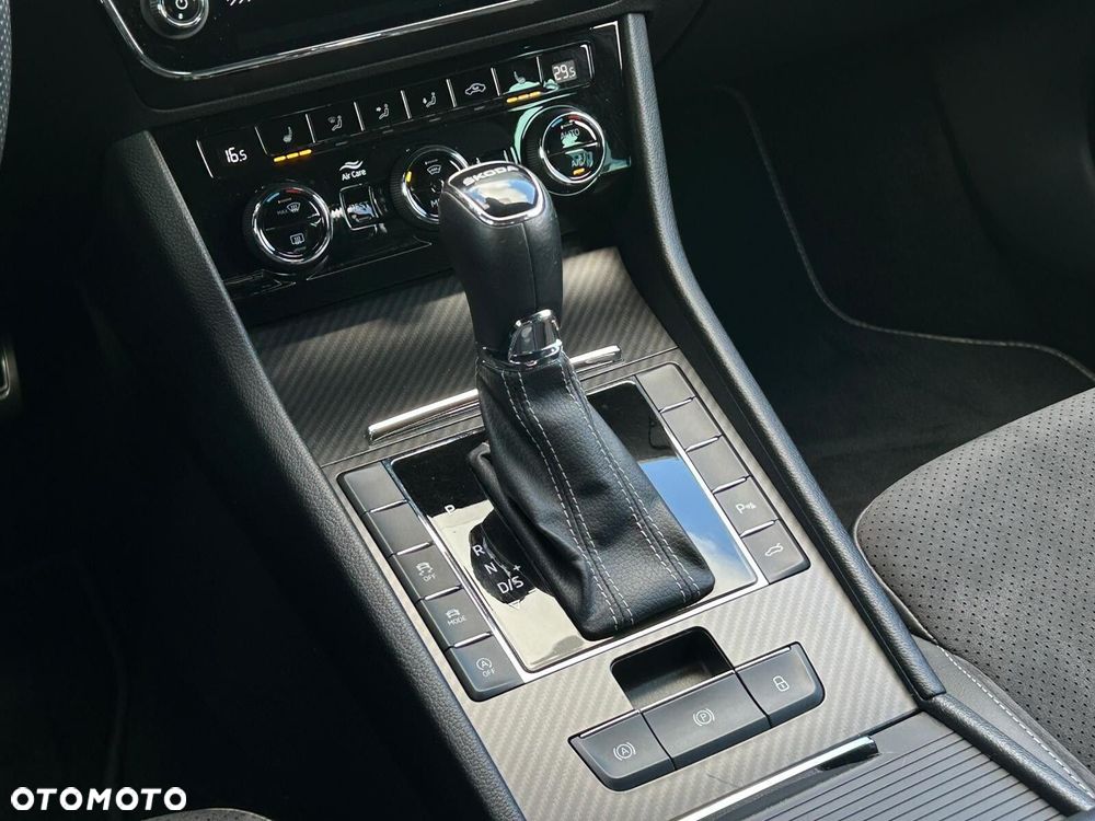 Skoda Superb 2.0 TSI Sportline DSG - 27