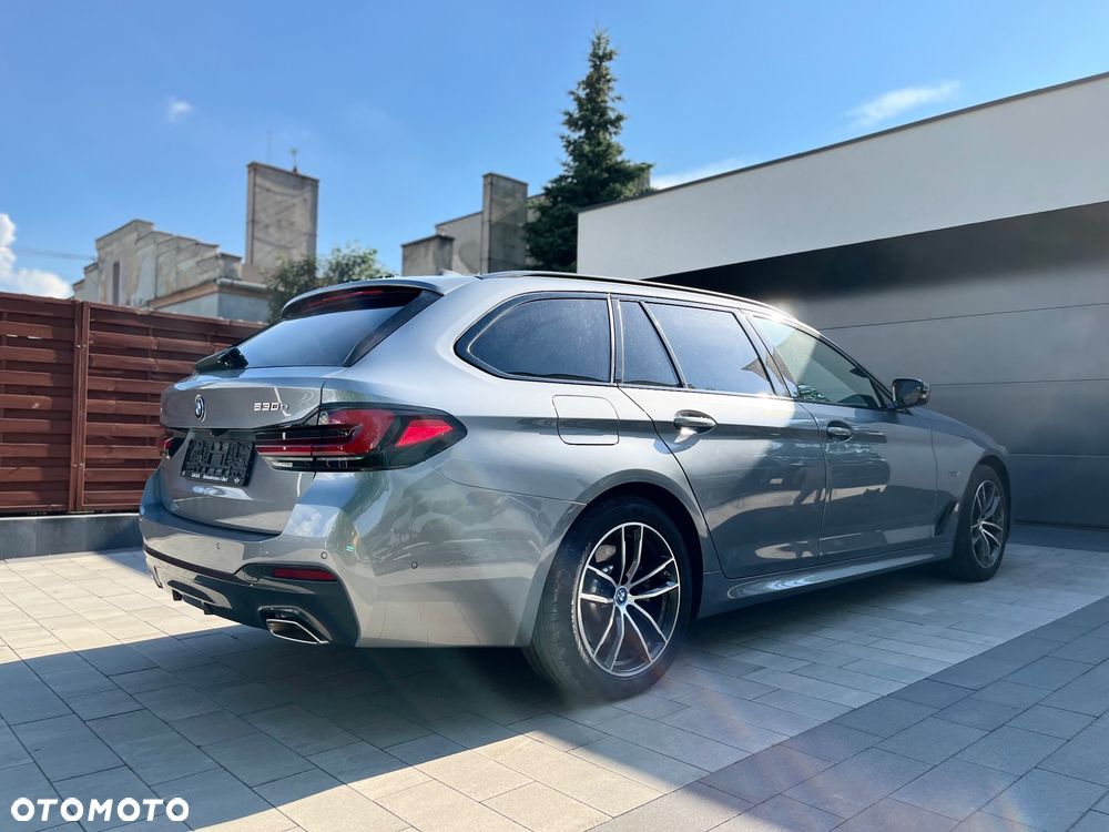 BMW Seria 5 530e xDrive PHEV M Sport Edition - 3