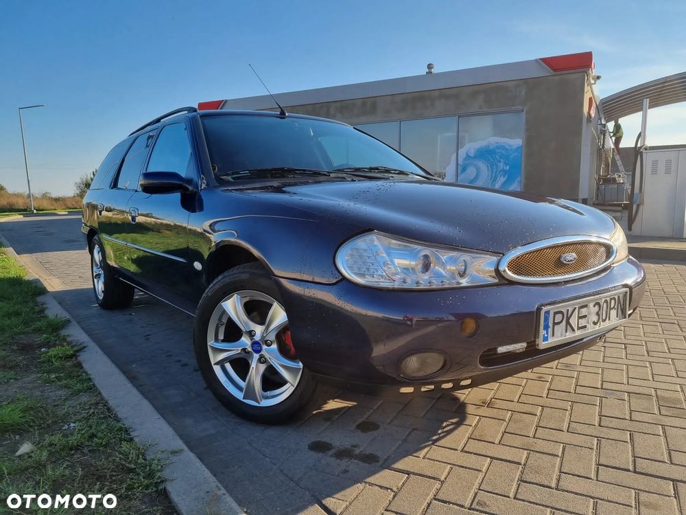 Ford Mondeo 2.0 Ghia - 1