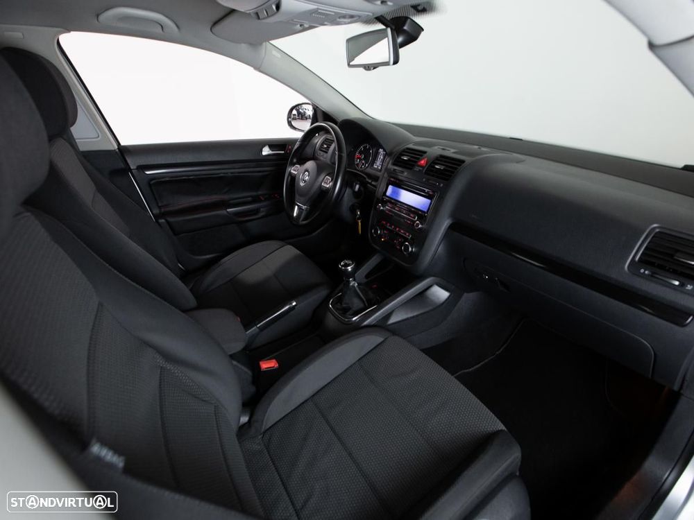 VW Jetta - 8
