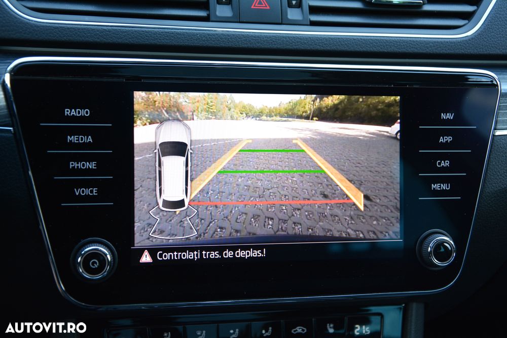 Skoda Superb 2.0 TDI DSG Premium Edition - 28