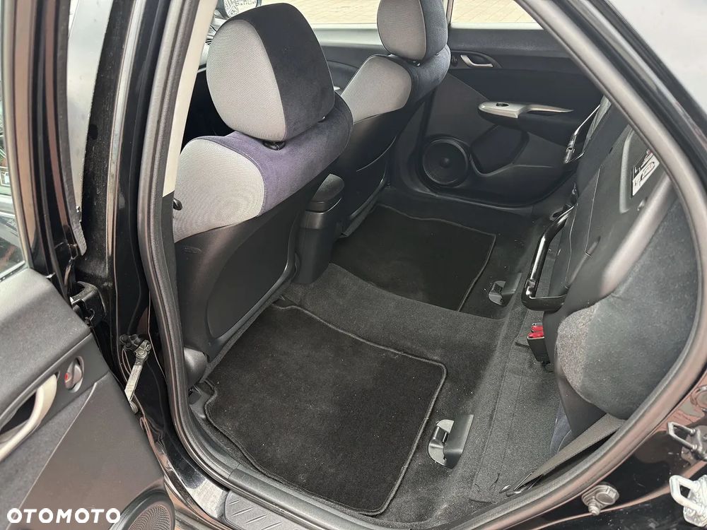 Honda Civic 1.4 Comfort - 29